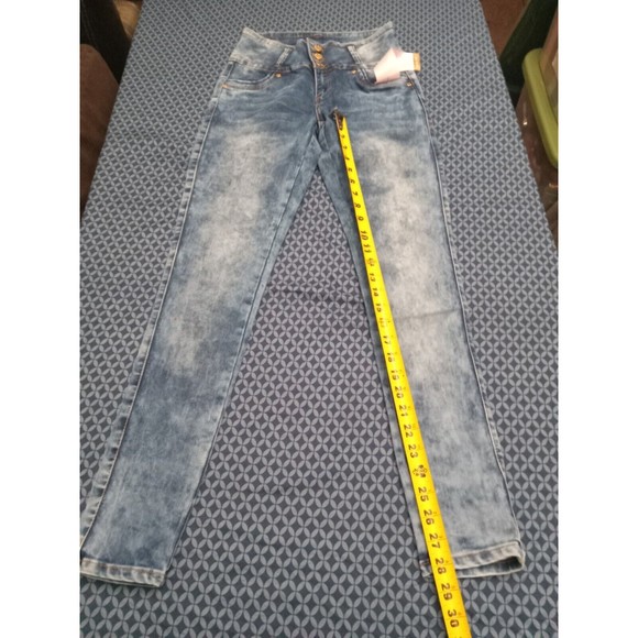 SIZE 9 JEANS STRETCH DENIM LIGHT BLUE, WAIST  28IN, 9-2 CUTIE 1409, BUTT LIFTING - Picture 8 of 11